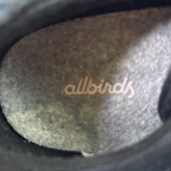 Allbirds Black Sneakers Minimalist Design - Picture 7 of 9